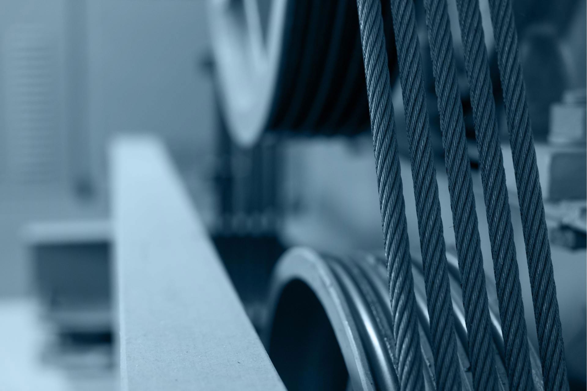 what is traction driven lift 03 เชือกลวด ลวดสลิง หรือที่เรียกว่า สลิงลิฟท์ ที่เป็นตัวเชื่อมระหว่างห้องโดยสารและลูกตุ้มถ่วงน้ำหนัก