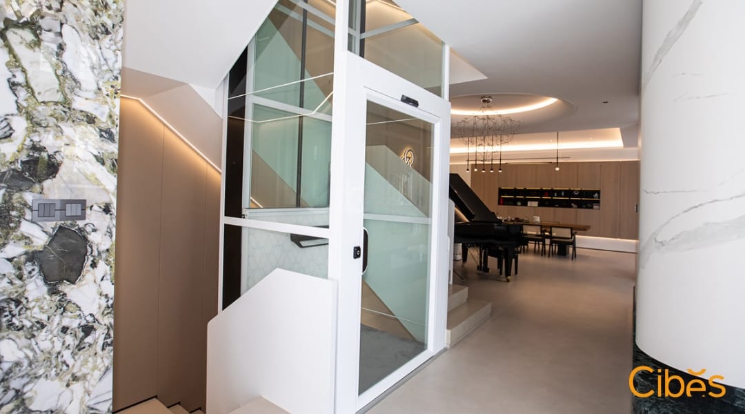 V80i Aurora สีขาว ลิฟต์ประหยัดพื้นที่สุดๆ Cibes Luxury Home Lift designed your home lift