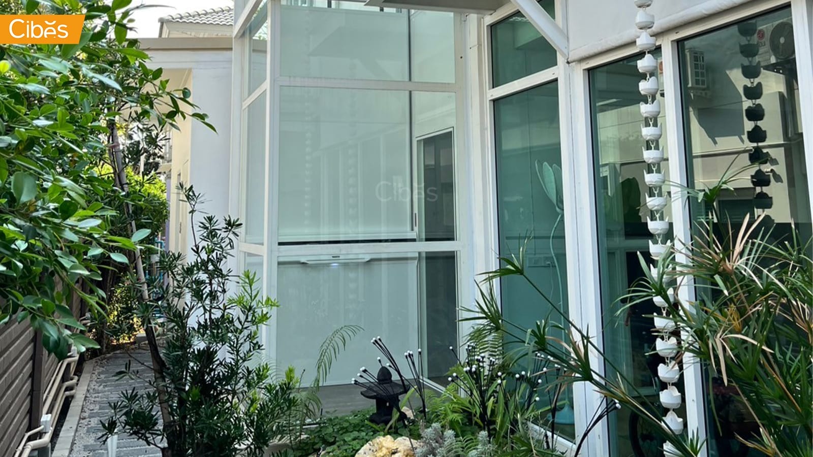 Voyager elegance home lift Cibes Voyager Elegance ลิฟท์บ้าน 2 ชั้น สี RAL9016 (ขนาด 1100×1467)| ภาพตัวอย่างลิฟท์บ้าน
