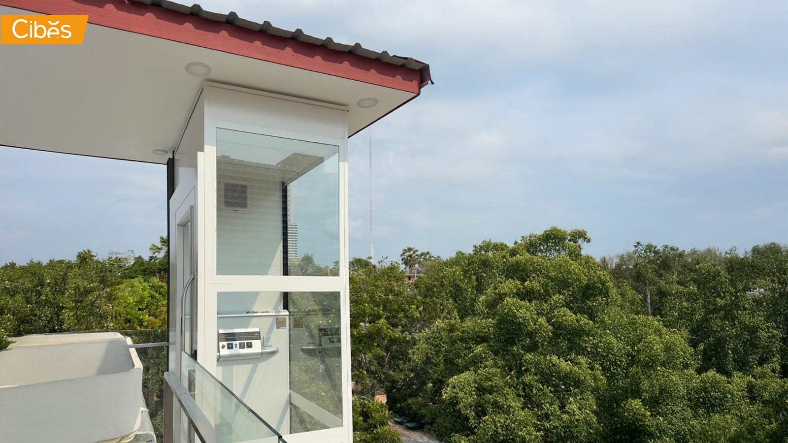 Cibes Uno @Pattaya Outdoor elevator ลิฟท์ภายนอก