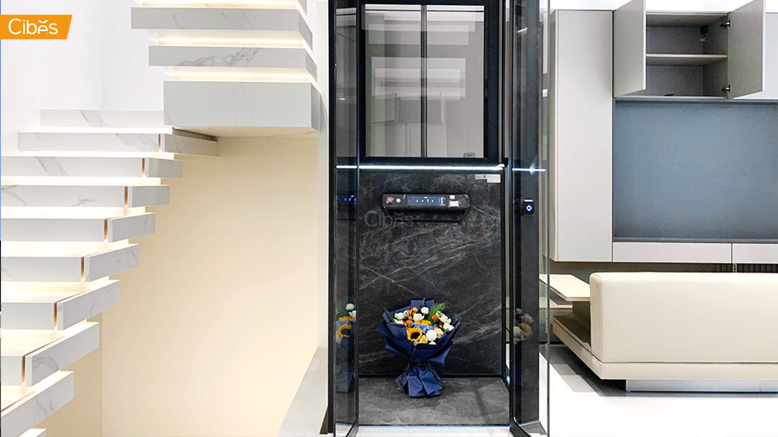 V80Aur 735×950 ลิฟท์ขนาดเล็ก ลิฟท์กลางบันได Cibes Cibes V80 Aurora ลิฟท์บ้าน 4 ชั้น สี Gothic Graphite Black (ขนาด 735×950)| ภาพตัวอย่างลิฟท์บ้าน