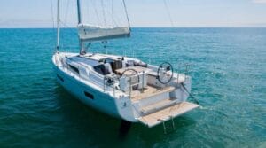 Simpson Marine บริการเช่าเรือยอร์ชส่วนตัว