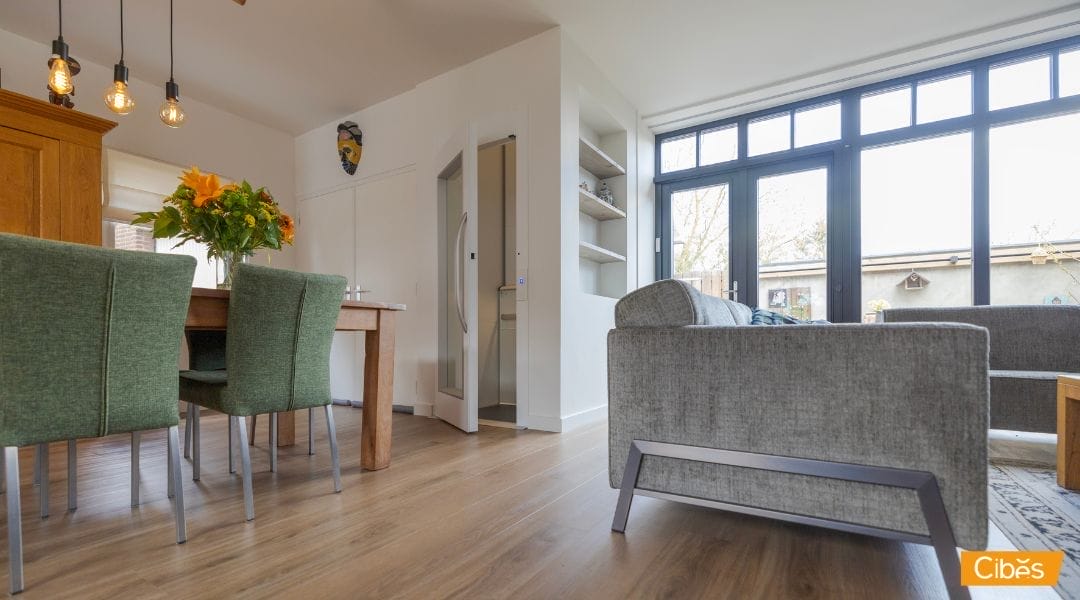 Cibes Classic ลิฟท์บ้านที่ติดตั้งง่ายในบ้านพักตากอากาศที่มีปล่องลิฟท์เตรียมไว้หรือเลือกแบบมาพร้อมปล่องได้เช่นกัน