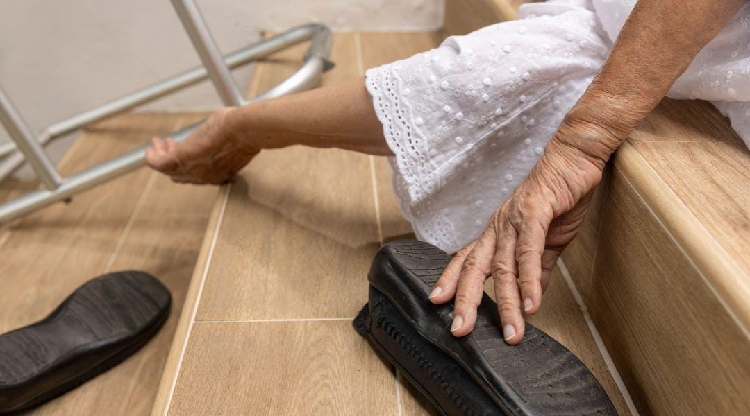 การหกล้ม อุบัติเหตุที่พบบ่อยที่สุดในผู้สูงอายุ
